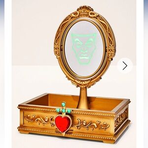 Bath & Body Works Evil Queen Light-Up Body Care Tray